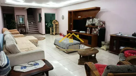 Sobrado com 4 Quartos à venda, 399m² no Vila Scarpelli, Santo André