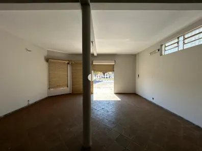 Ponto Comercial para alugar, 340m² no Shopping Park, Uberlândia