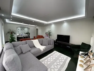 Casa com 3 Quartos para alugar, 376m² no Parque do Colégio, Jundiaí
