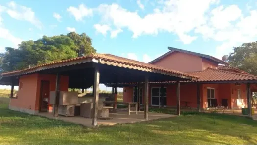 Fazenda/Sítio com 3 Quartos à venda, 350m² no Área Rural de Paracatu, Paracatu