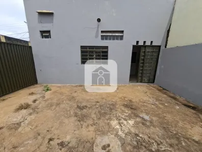 Casa com 3 Quartos à venda, 300m² no Segismundo Pereira, Uberlândia