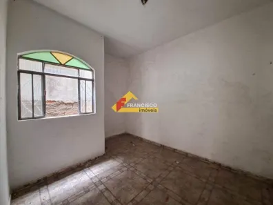 Casa com 2 Quartos para alugar, 60m² no Padre Eustáquio, Divinópolis