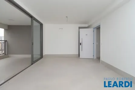 Apartamento com 3 Quartos à venda, 131m² no Jardim Aurélia, São Paulo