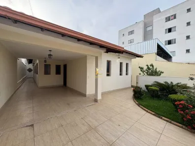 Casa com 4 Quartos à venda, 220m² no Santa Rosa, Divinópolis