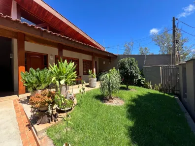 Casa com 5 Quartos para alugar, 274m² no Guanabara, Londrina