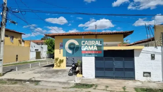 Casa com 1 Quarto à venda, 300m² no Matadouro, Teresina