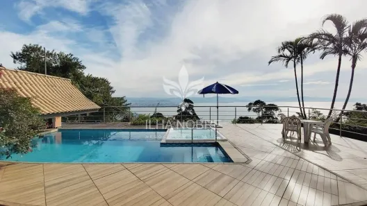 Casa com 4 Quartos para alugar, 410m² no Centro, Florianópolis