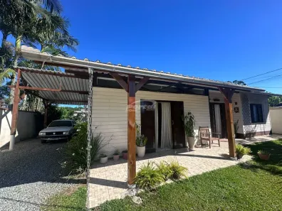 Casa com 4 Quartos para alugar, 90m² no Itacolomi, Balneário Piçarras