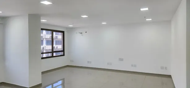 Sala Comercial para alugar, 51m² no Del Castilho, Rio de Janeiro