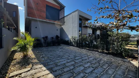 Sobrado com 3 Quartos à venda, 155m² no , Garopaba