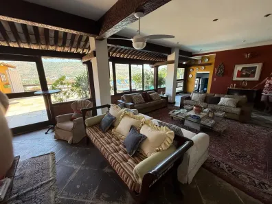 Casa de Condomínio com 4 Quartos à venda, 400m² no Piratininga, Niterói