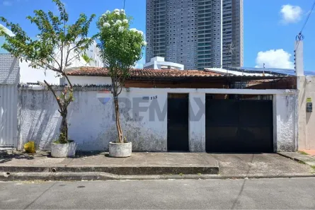 Casa com 3 Quartos para alugar, 220m² no Campo Grande, Recife