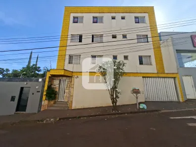 Apartamento com 3 Quartos para alugar, 90m² no Tabajaras, Uberlândia