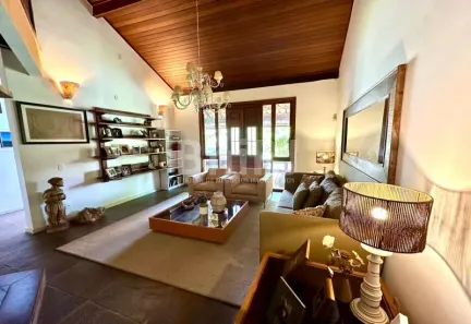 Casa de Condomínio com 4 Quartos à venda, 450m² no Badu, Niterói