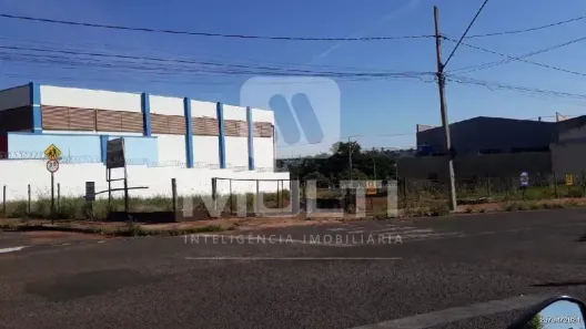 Lote/Terreno com 1 Quarto à venda, 699m² no Santa Mônica, Uberlândia