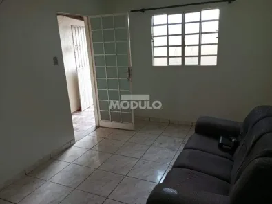 Casa com 2 Quartos para alugar, 51m² no Tubalina, Uberlândia