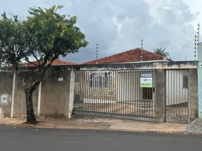 Casa com 2 Quartos à venda, 79m² no Centro, Araraquara