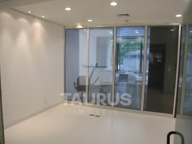 Sala Comercial à venda, 29m² no Moema, São Paulo