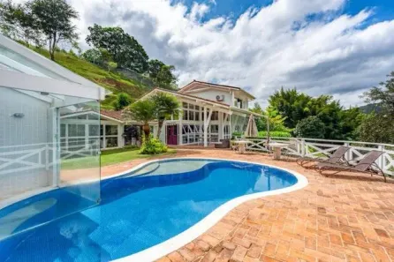 Casa de Condomínio com 4 Quartos à venda, 300m² no Nogueira, Petrópolis