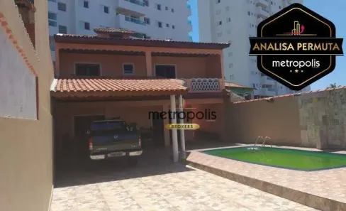 Sobrado com 4 Quartos à venda, 246m² no Balneario Europa, Mongaguá