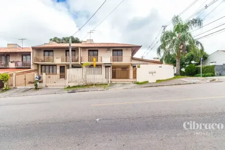 Sobrado com 4 Quartos para alugar, 129m² no Uberaba, Curitiba