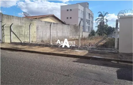 Lote/Terreno à venda, 360m² no Segismundo Pereira, Uberlândia