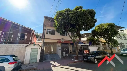 Casa com 2 Quartos para alugar, 120m² no Santa Cecília, Juiz de Fora