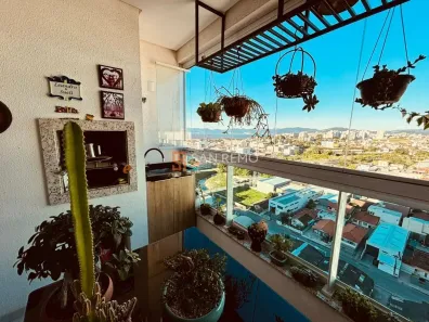 Apartamento com 3 Quartos para alugar, 94m² no Barreiros, São José