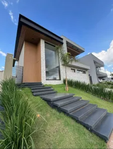 Casa de Condomínio com 5 Quartos à venda, 333m² no Jardins Capri, Senador Canedo