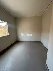 Casa com 2 Quartos à venda, 60m² no São Jorge, Uberlândia