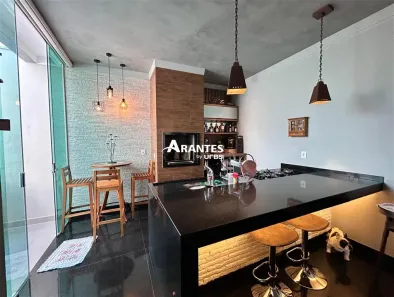 Casa com 3 Quartos à venda, 182m² no Alto Umuarama, Uberlândia