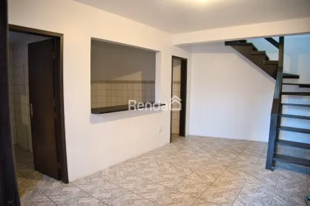 Casa com 2 Quartos para alugar, 76m² no ,