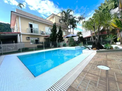Casa com 5 Quartos à venda, 550m² no São Francisco, Niterói