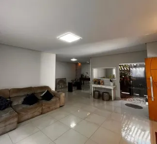 Casa com 3 Quartos à venda, 210m² no Cidade Jardim, Uberlândia