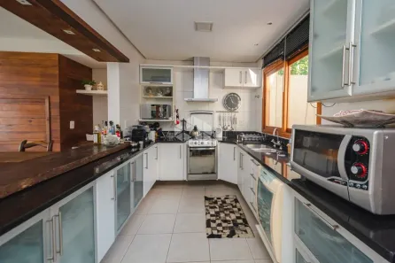 Casa de Condomínio com 4 Quartos à venda, 291m² no Jardim Isabel, Porto Alegre
