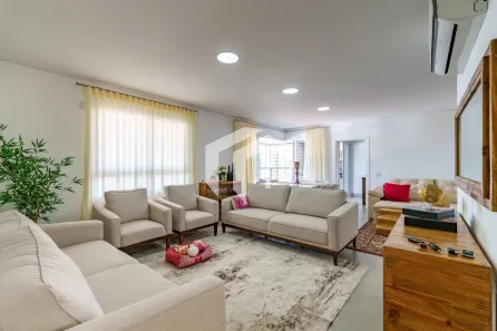 Apartamento com 4 Quartos para alugar, 213m² no Cambuí, Campinas