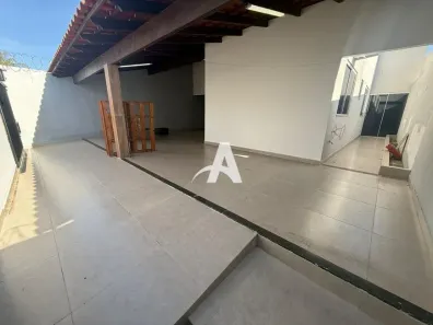 Casa com 3 Quartos para alugar, 200m² no Jardim Europa, Uberlândia