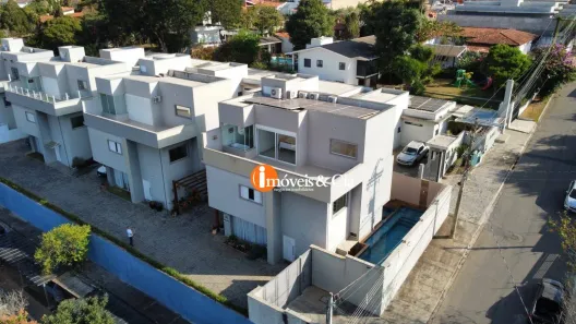 Casa de Condomínio com 4 Quartos à venda, 250m² no Vila Petrópolis, Atibaia