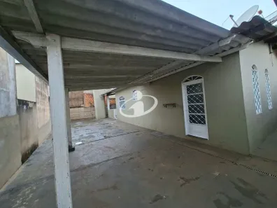 Casa com 3 Quartos para alugar, 100m² no Presidente Roosevelt, Uberlândia