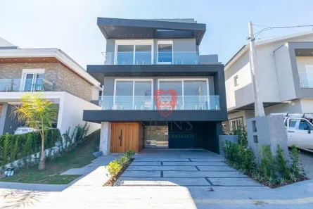 Casa de Condomínio com 3 Quartos à venda, 250m² no Vila Cachoeirinha, Cachoeirinha