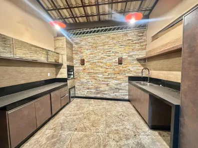 Casa com 3 Quartos para alugar, 149m² no Cabral, Contagem