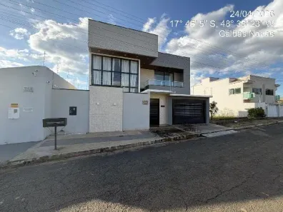 Casa com 3 Quartos à venda, 272m² no Bandeirante, Caldas Novas