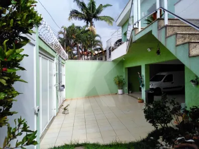 Sobrado com 3 Quartos à venda, 260m² no Jardim Leonor Mendes de Barros, São Paulo