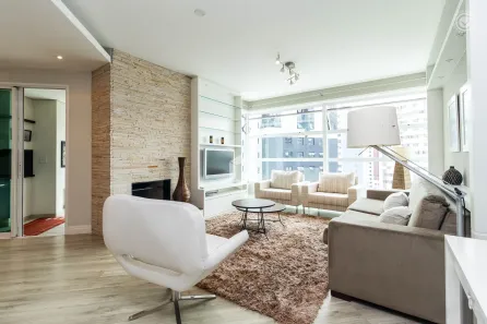 Apartamento com 3 Quartos para alugar, 188m² no Água Verde, Curitiba