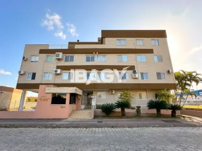 Apartamento com 3 Quartos para alugar, 60m² no Carianos, Florianópolis