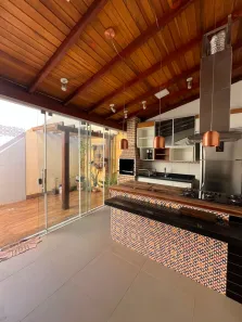 Casa com 3 Quartos para alugar, 140m² no Jardim Itália, Cuiabá