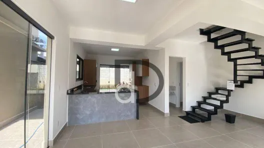 Casa de Condomínio com 3 Quartos para alugar, 121m² no Jardim Santa Helena, Valinhos