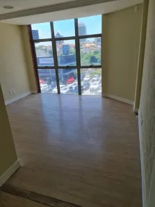 Sala Comercial para alugar, 49m² no Cajueiros, Macaé