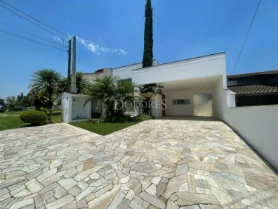Casa de Condomínio com 3 Quartos para alugar, 180m² no Parque Residencial Itapeti, Mogi das Cruzes