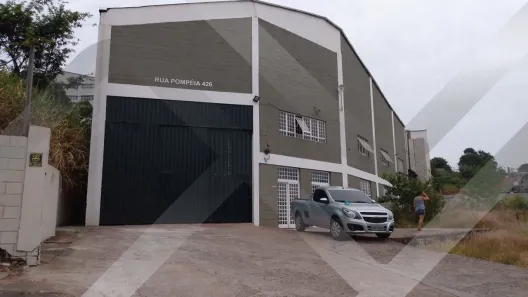 Galpão/Depósito/Armazém à venda, 740m² no Jardim Silveira, Barueri